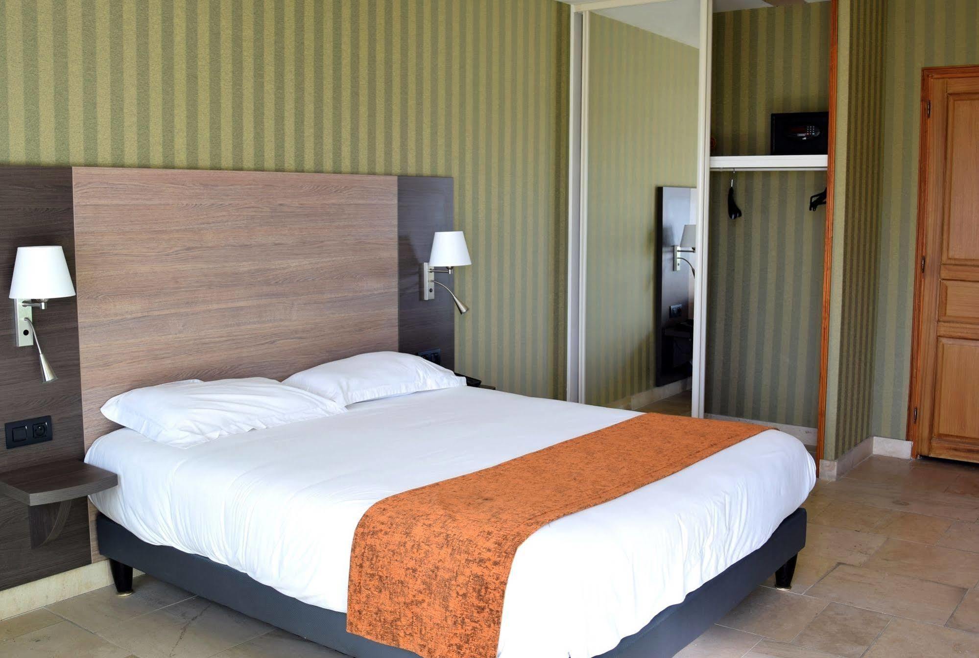 Logis Des Sources Hotel Créney-près-Troyes Eksteriør billede